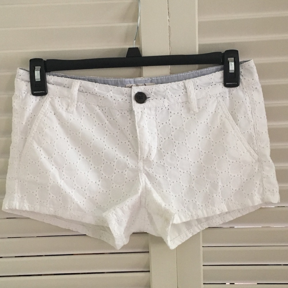 Like new! SO textured white shorts